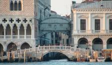 08-venezia-classica-ponte-dei-sospiri-e-ponte-della-paglia